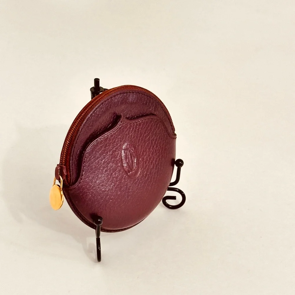 Elegant Cartier Burgundy Leather Coin Purse - Picture 4 of 10